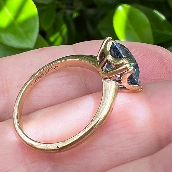 VINTAGE 10K YELLOW GOLD ROUND SYNTHETIC BLUE SPINEL RING “HANDWROUGHT” HALLMARK - Picture 4 of 16